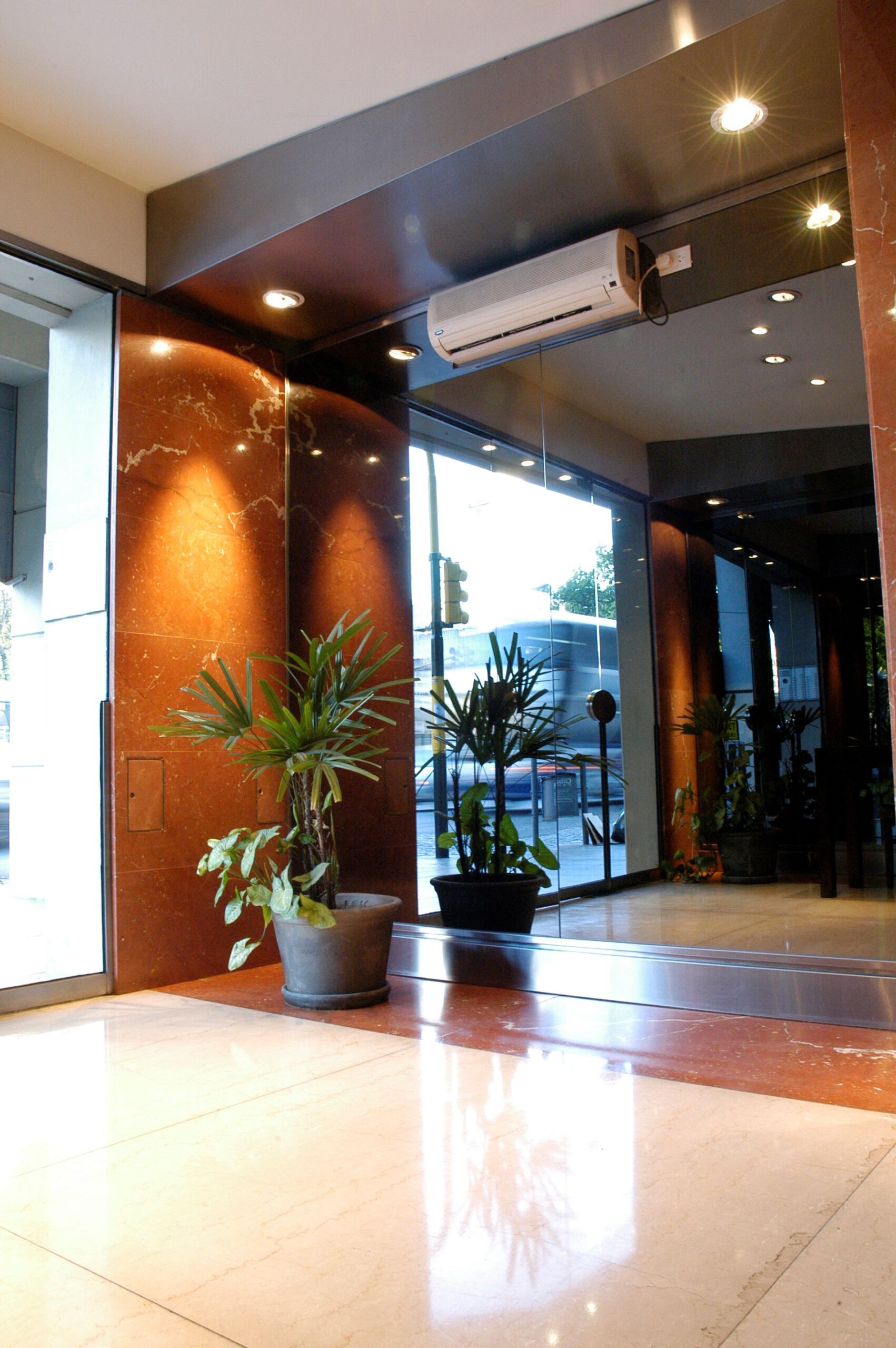 desarrollos-torre-paseo-colon-hall-recepcion