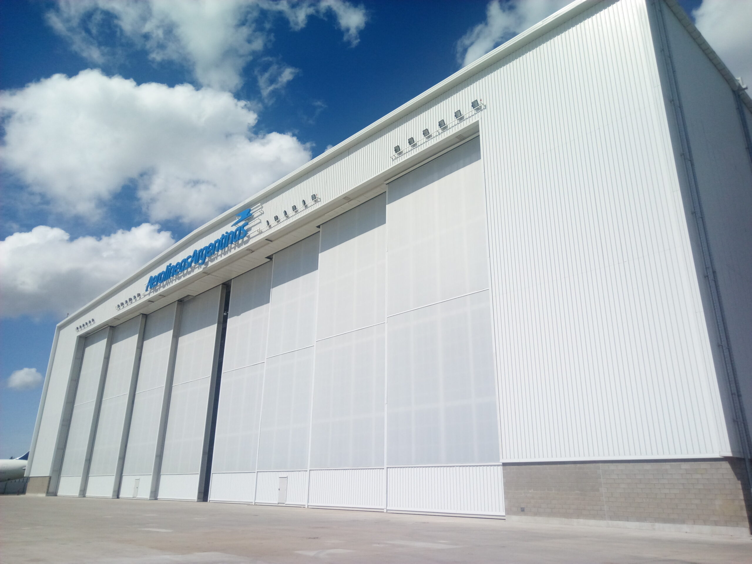 infra-hangar5-aerolineas-argentinas-frente
